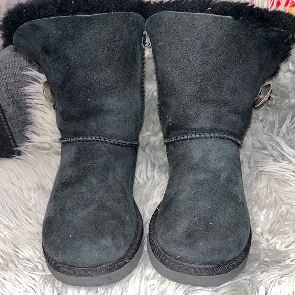 UGG Bailey Button Bling
Swarovski Winter Boots Womens
Size 6 Black - Picture 2 of 7